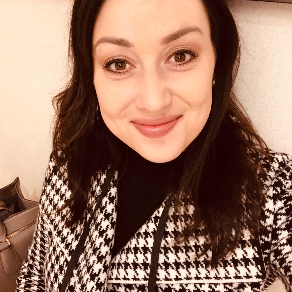 Meet your Posher, Holly